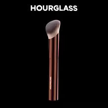 makeup brush